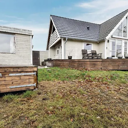 Three-bedroom Holiday In Brenderup Fyn